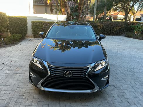 Used 2017 Lexus ES 350 w/ Accessory Package 2 image 1
