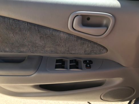 Used 1998 Toyota Corolla LE image 5