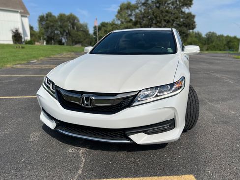 Used 2016 Honda Accord EX image 2