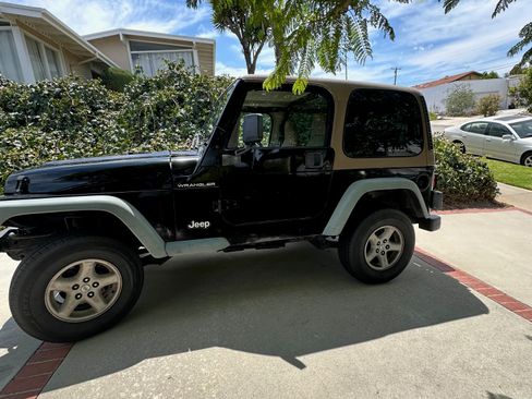 Used 1999 Jeep Wrangler SE AWD/4WD image 2