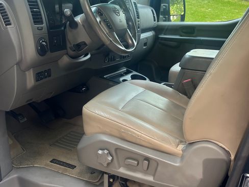 Used 2013 Nissan NV 3500 SL w/ Technology Pkg image 12