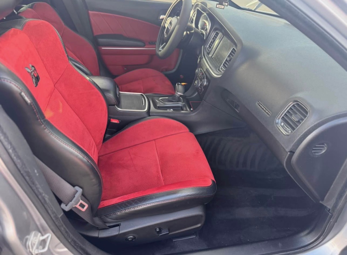 Used 2016 Dodge Charger R/T Scat Pack w/ Technology Group RWD image 6