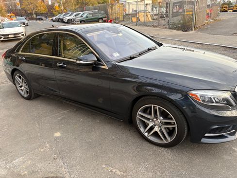 Used 2015 Mercedes-Benz S 550 4MATIC Sedan image 4