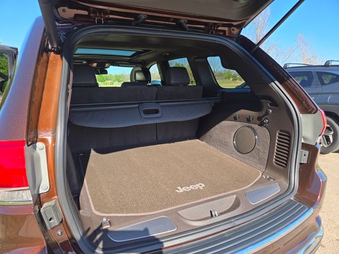 Used 2015 Jeep Grand Cherokee Summit image 12