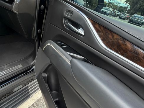 Used 2023 Cadillac Escalade ESV Sport Platinum image 10