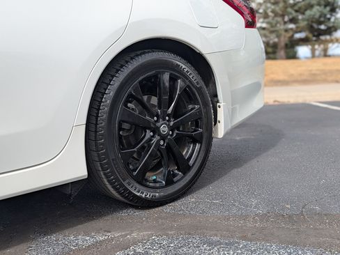 Used 2018 Nissan Altima 2.5 SR w/ SR Midnight Edition image 18