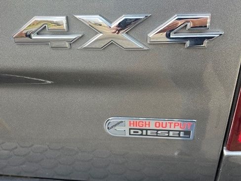 Used 2011 RAM 2500 Laramie w/ Protection Group image 17