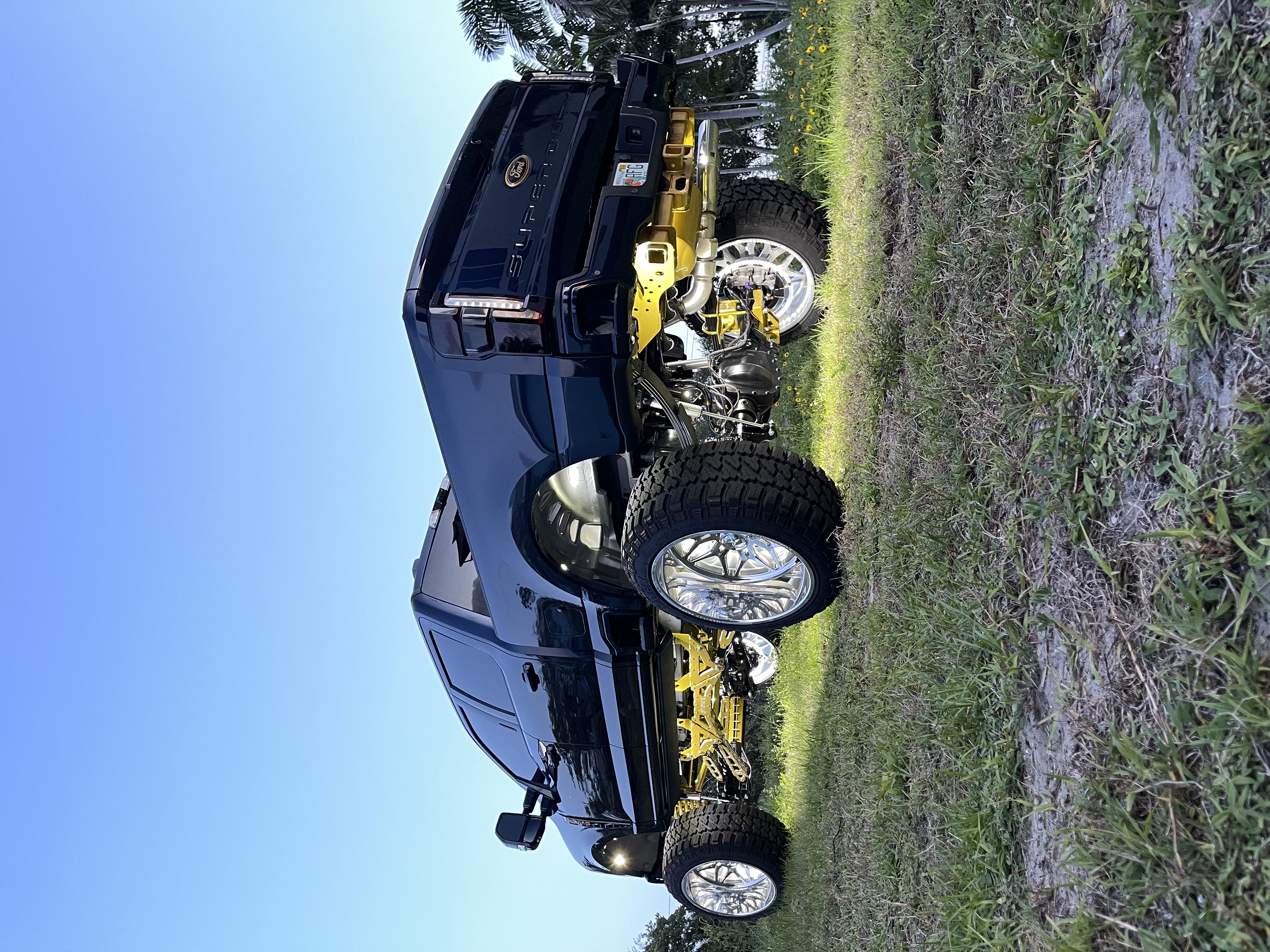 Used 2023 Ford F250 Lariat w/ Sport Appearance Package AWD/4WD image 10