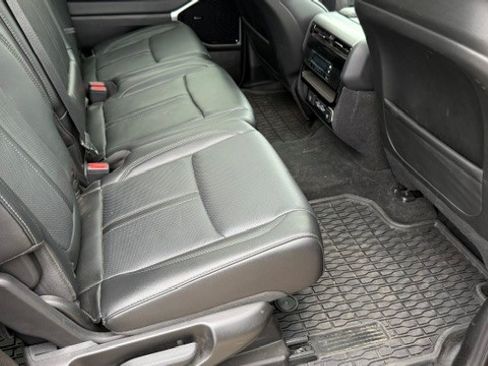 Used 2025 Jeep Wagoneer Series III w/ Premium Group I AWD/4WD image 19