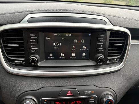 Used 2020 Kia Sorento LX w/ LX I4 Convenience Package image 22