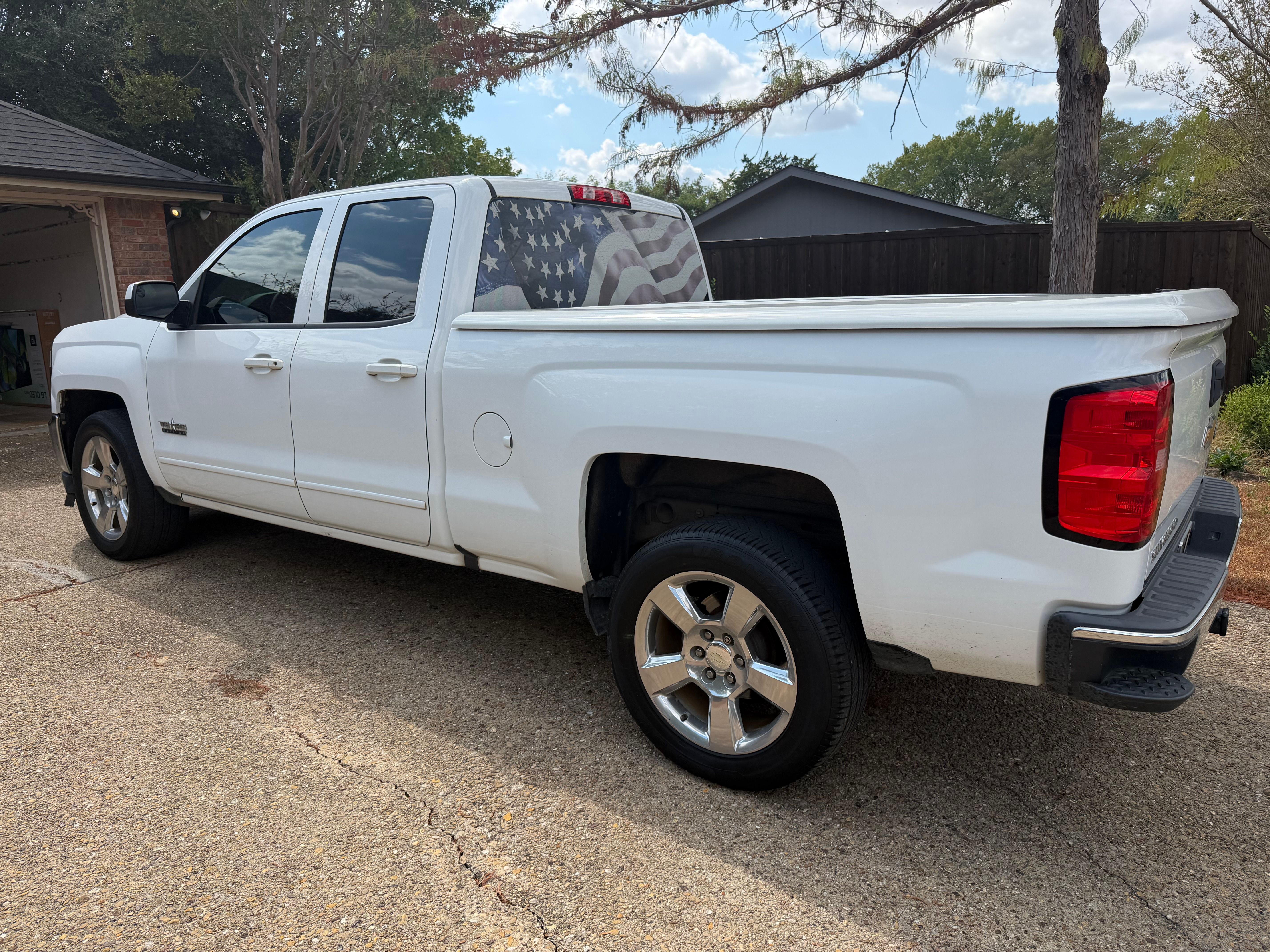 Used 2017 Chevrolet Silverado 1500 LT w/ Texas Edition RWD image 2