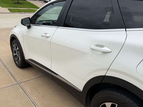 Used 2023 Kia Sportage EX w/ EX Premium Package AWD/4WD image 2