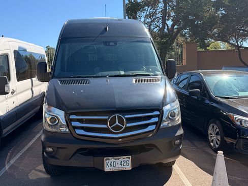 Used 2017 Mercedes-Benz Sprinter 2500 image 2