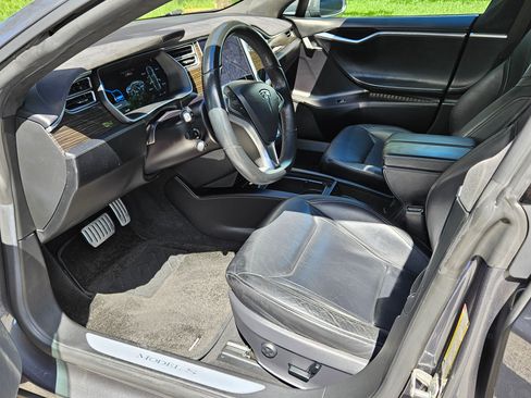 Used 2016 Tesla Model S P90D image 16