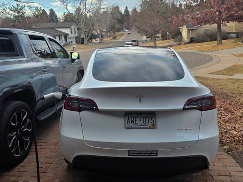 Used 2022 Tesla Model Y Long Range image 2