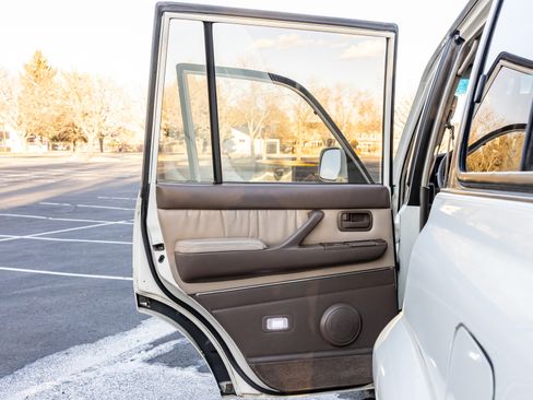 Used 1996 Toyota Land Cruiser Sport Utility 4D image 21