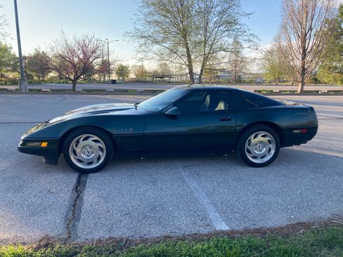 Used 1996 Chevrolet Corvette Coupe image 6