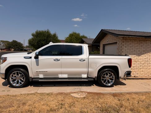 Used 2019 GMC Sierra 1500 SLT RWD image 2