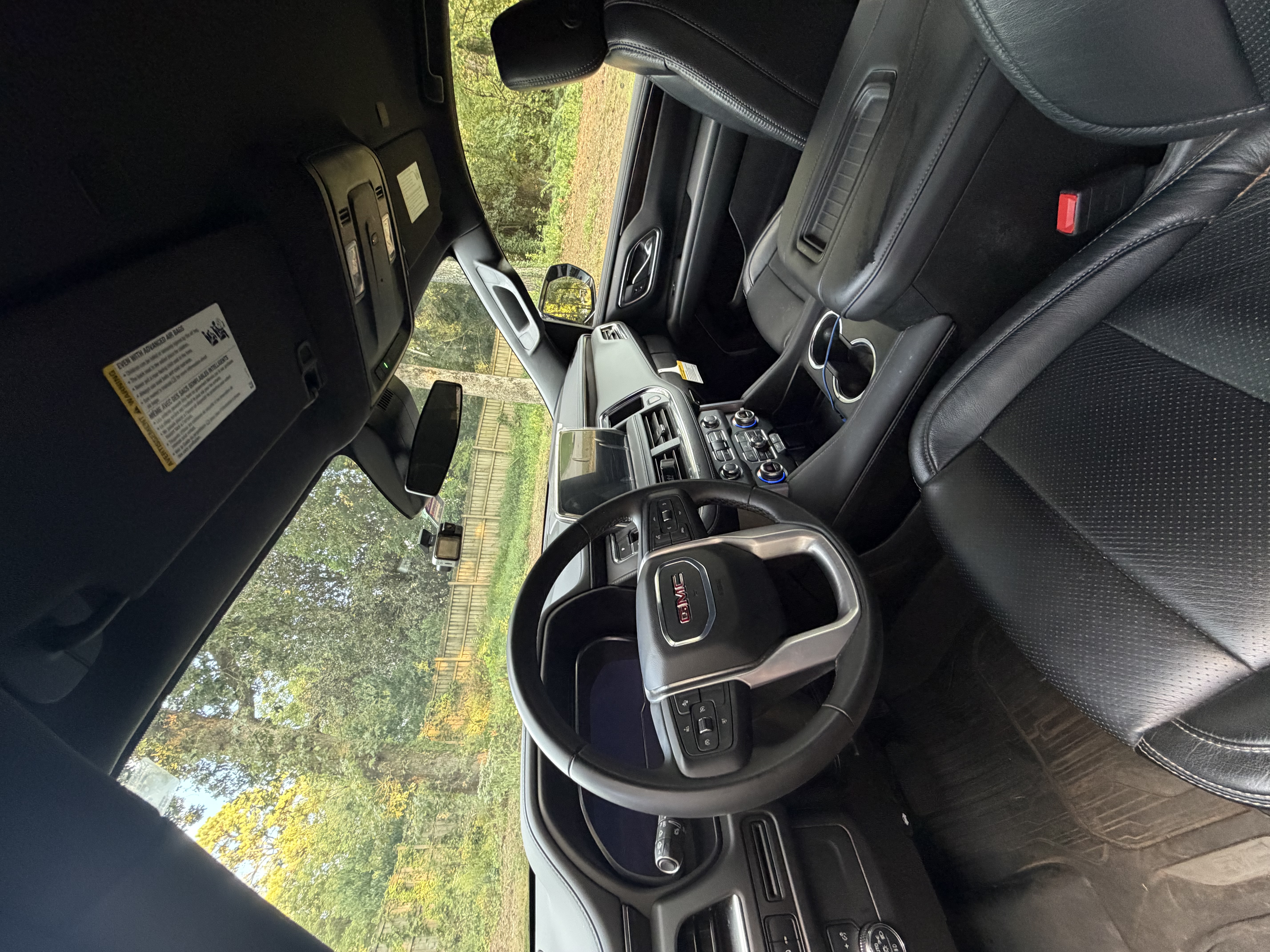 Used 2024 GMC Yukon XL SLE w/ Gmc Pro Safety Plus Package RWD image 11
