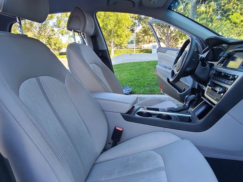 Used 2017 Hyundai Sonata SE image 13