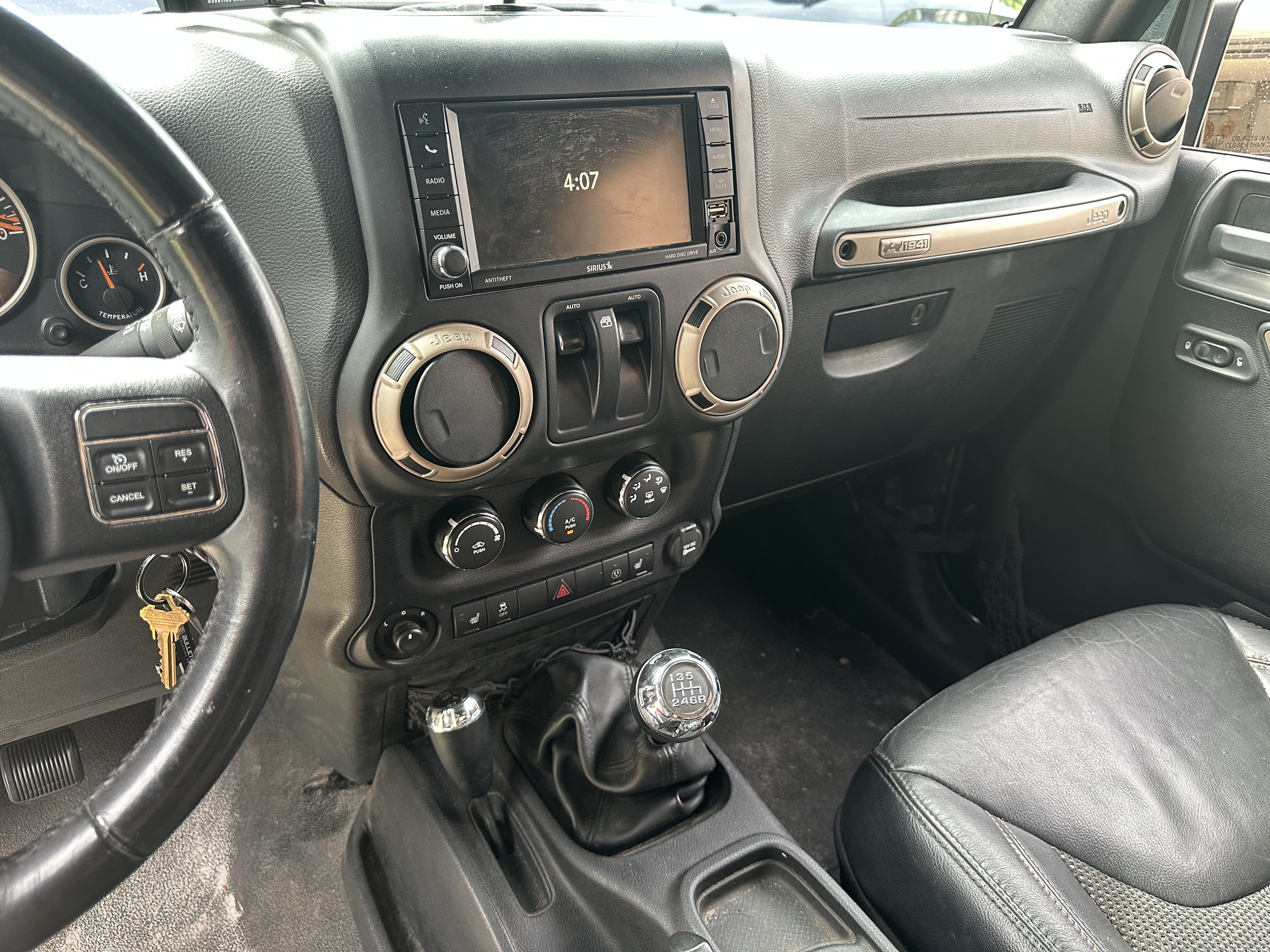 Used 2016 Jeep Wrangler Sahara AWD/4WD image 11