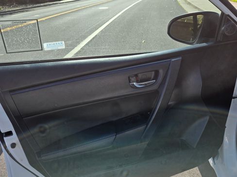 Used 2017 Toyota Corolla SE w/ Carpet Mat Package (TMS) image 11