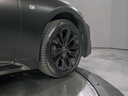 Used 2018 Lexus LS 500 F Sport w/ Accessory Package (Z1) AWD/4WD image 29