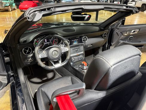 Used 2018 Mercedes-Benz SLC 300 image 13