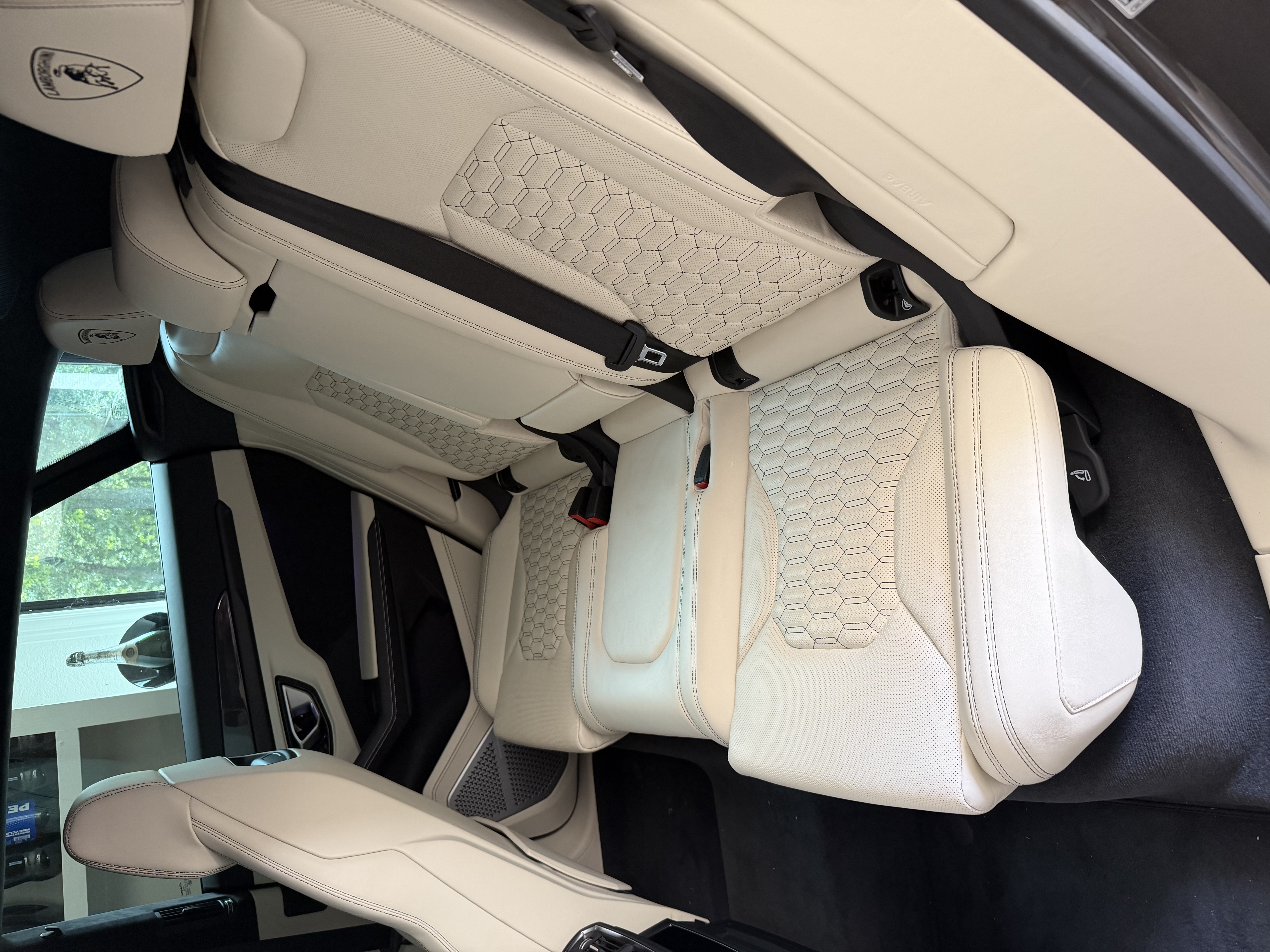 Used 2022 Lamborghini Urus AWD/4WD image 12