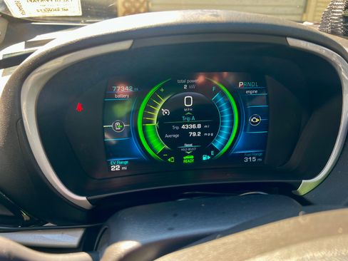 Used 2017 Chevrolet Volt LT w/ Comfort Package image 5