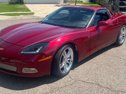Used 2007 Chevrolet Corvette Coupe w/ Preferred Equipment Group RWD image 4