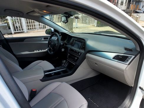Used 2016 Hyundai Sonata SE image 12