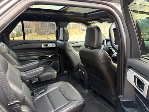 Used 2021 Ford Explorer ST w/ ST Street Pack image 20