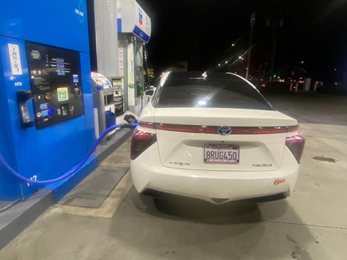 Used 2019 Toyota Mirai image 5