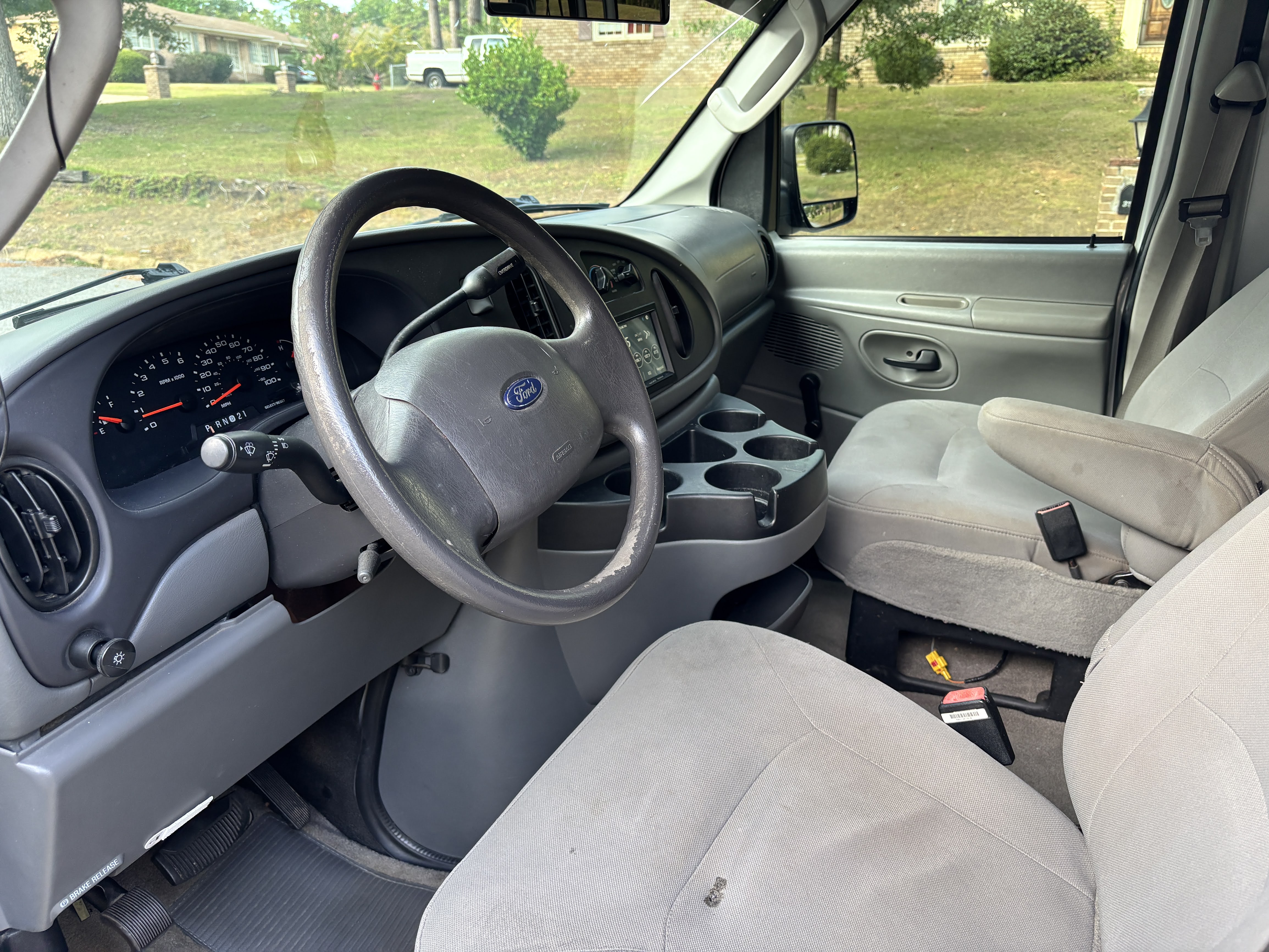 Used 2006 Ford E-350 and Econoline 350 XL RWD image 15