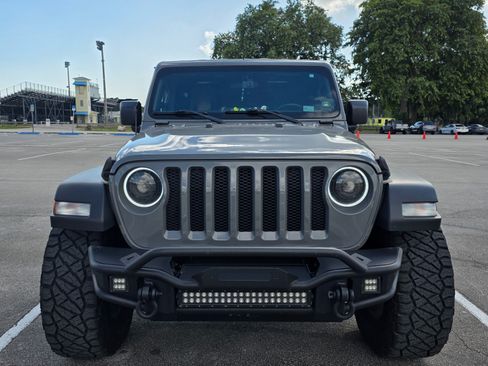 Used 2019 Jeep Wrangler Unlimited Sport S image 2