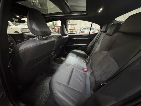 Used 2025 Toyota Camry XSE image 9