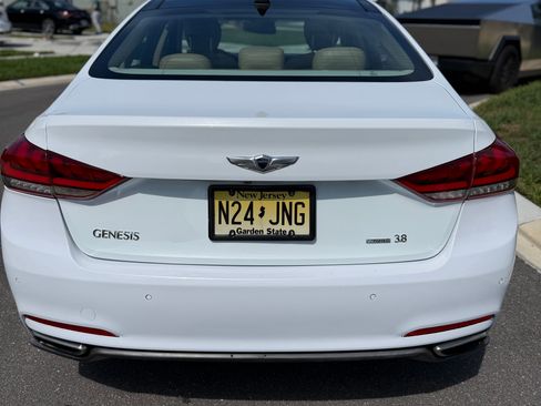 Used 2015 Hyundai Genesis 3.8 w/ Option Group 04 image 5