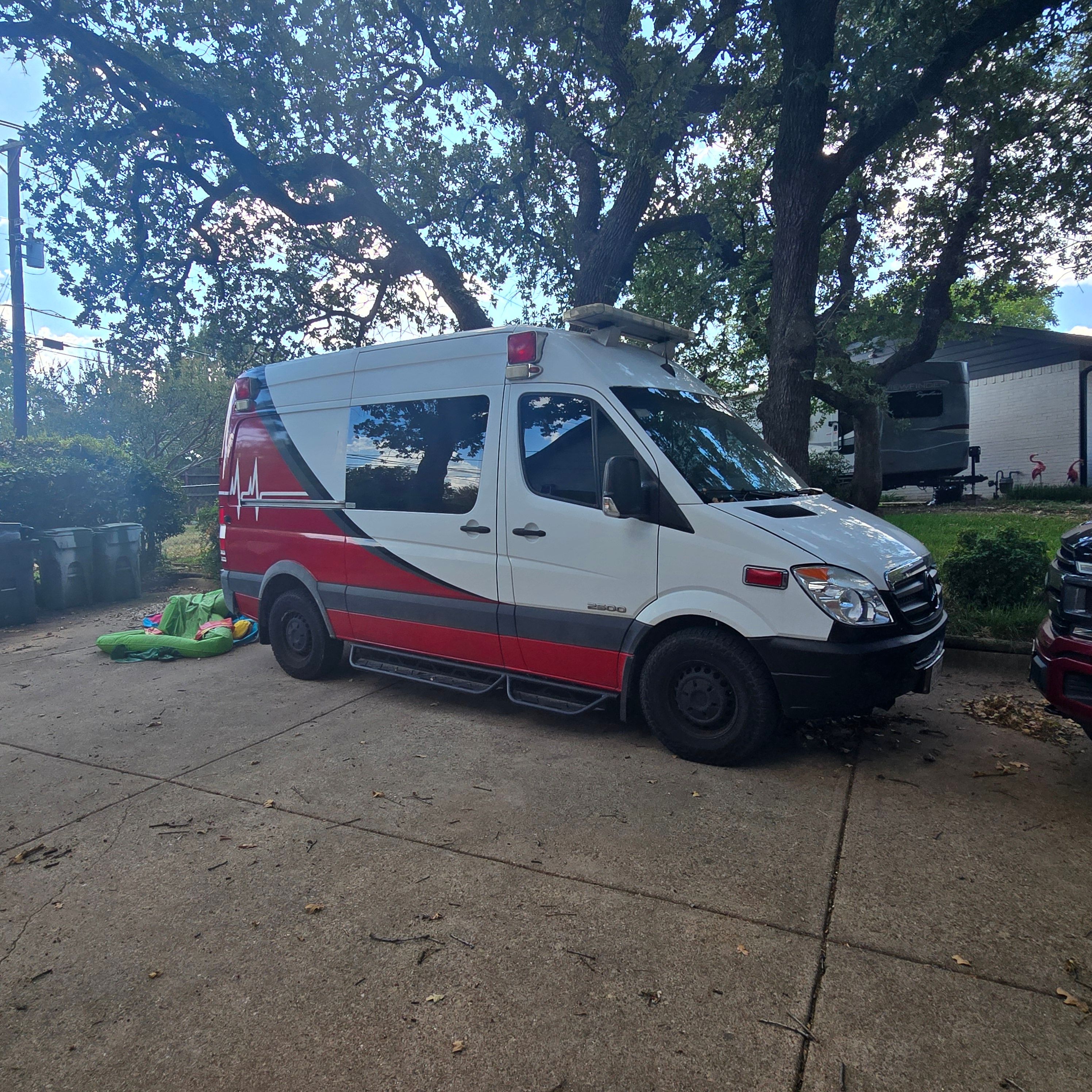 Used 2008 Dodge Sprinter 2500 RWD image 8