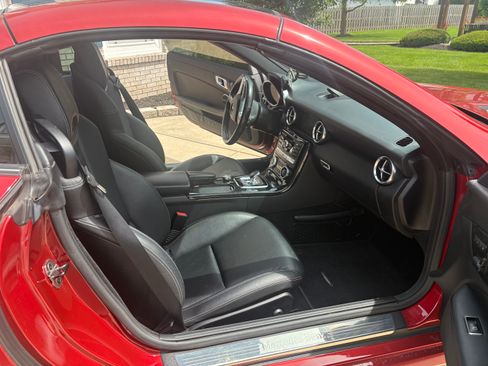 Used 2016 Mercedes-Benz SLK 300 image 9