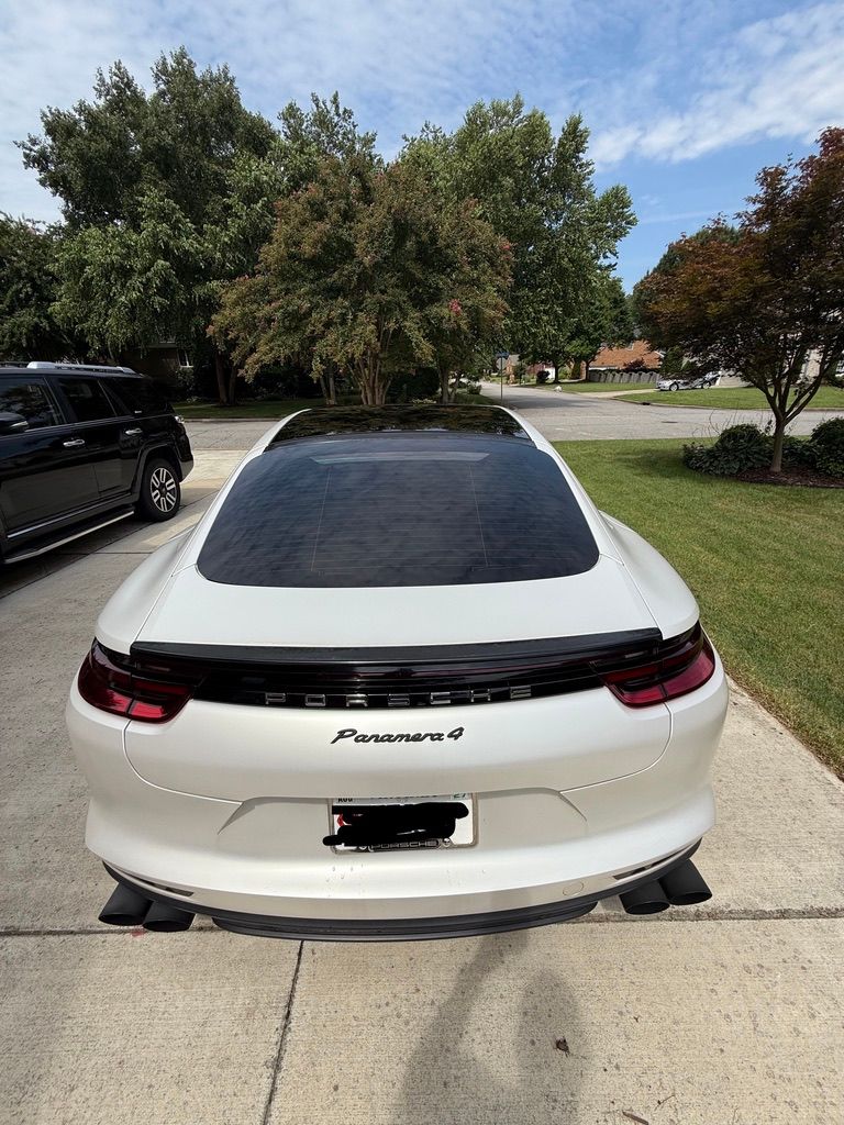 Used 2018 Porsche Panamera 4 w/ Premium Package Plus AWD/4WD image 10