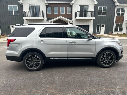 Used 2016 Ford Explorer XLT w/ Equipment Group 202A image 6