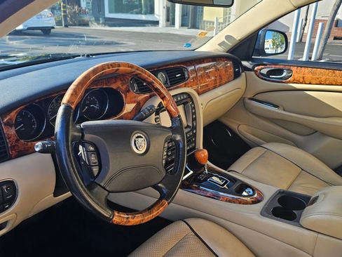 Used 2008 Jaguar XJ8 L image 14