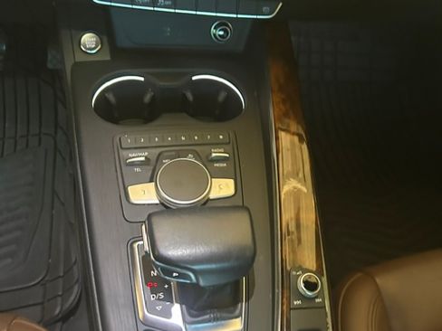 Used 2017 Audi A4 2.0T Ultra Premium w/ Audi MMI Navigation Plus FWD image 6