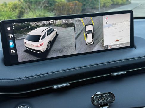 Used 2025 Genesis GV70 2.5T w/ Sport Prestige Package image 4