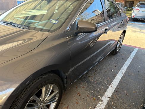 Used 2015 Toyota Camry SE image 9