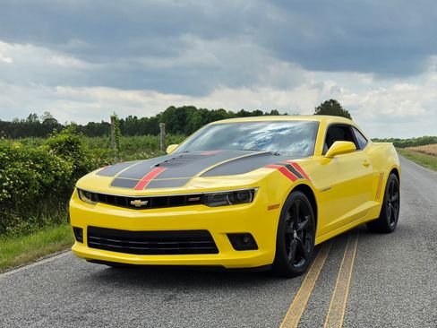 Used 2014 Chevrolet Camaro SS w/ RS Package RWD image 10