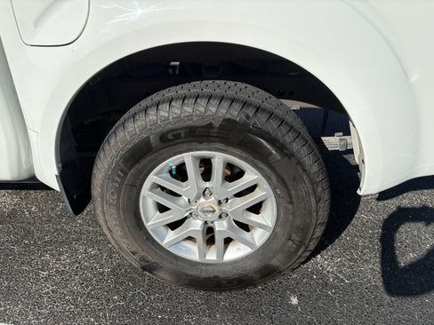 Used 2016 Nissan Frontier SV w/ SV Value Truck Package image 10