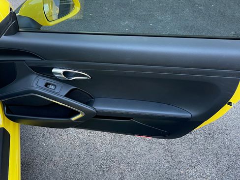 Used 2018 Porsche 911 Carrera image 9