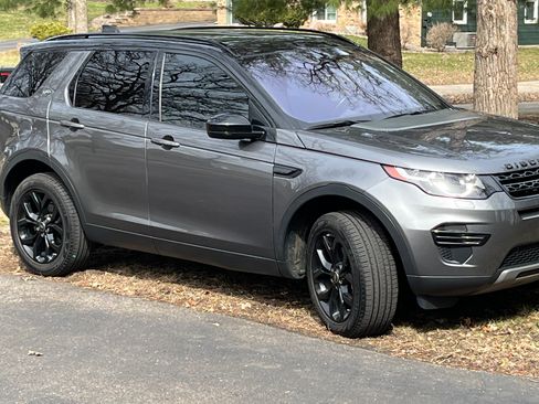 Used 2017 Land Rover Discovery Sport SE image 22
